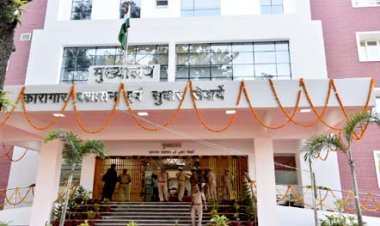 लखनऊ जेल अधीक्षक व जेलर के खिलाफ होगी कार्यवाही, बगैर वारंट के जेल में बन्दी रखना दंडनीय अपराध