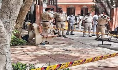 सुप्रीम कोर्ट के सामने आग लगाने वाले युवक की RML अस्पताल में हुई मौत, युवती की हालात गंभीर