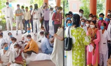 लोकबंधु अस्पताल लखनऊ :  ढाई महीने से सैलरी न मिलने से नाराज वार्ड और नर्सिंग स्टॉफ ने अस्पताल गेट पर प्रदर्शन शुरू किया