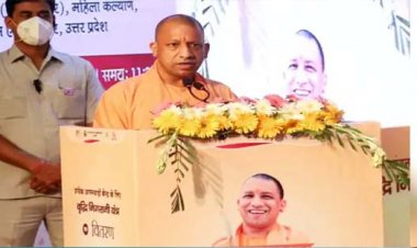 CM योगी ने दिए 1.23 लाख मोबाइल और 1.87 लाख इन्फैंटोमीटर, बोले- कोरोना नियंत्रण में UP मॉडल बना, इसमें आंगनबाड़ी बहनों का बड़ा योगदान
