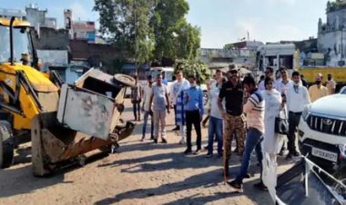 पुराने लखनऊ में अतिक्रमण हटाने पर हंगामा : नगर निगम जोन छह की टीम पांच घंटे तक विरोध के बीच अभियान