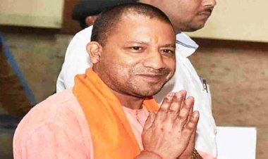 UP Government : योगी सरकार 55 लाख से ज्यादा लोगों के अकाउंट में 1500 रुपए भेजेगी, बैंक खातों में ऑनलाइन ट्रांसफर की जाएगी