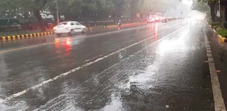 Delhi Weather Forecast : अभी नहीं थमेगा बारिश का दौर, IMD ने आने वाले 6 दिनों के लिए जारी किया बारिश का येलो अलर्ट