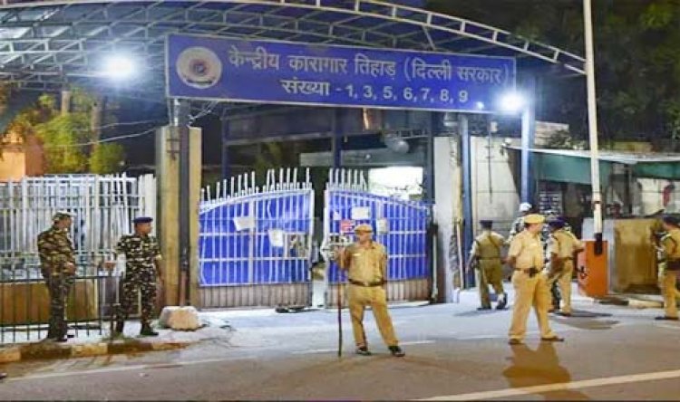 दिल्ली में गैंगवार छिड़ने की आशंका : दिल्ली में हो सकता है 'जेलब्रेक', खुफिया अलर्ट के बाद जेलों की सुरक्षा बढ़ी