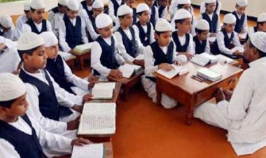 UP मदरसों में कक्षा 1 से 12 तक सभी कक्षाओं में सात विषय अनिवार्य : IT सेल भी बनाया जाएगा, बोर्ड के सभी काम ऑनलाइन किए जाएंगे