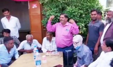 24 घंटे की हड़ताल पर ई-रिक्शा चालक : स्कूटी में टक्कर लगने पर चालक की हुई थी पिटाई, आरोपी पर नहीं हुई कार्रवाई तो पुलिस के खिलाफ आक्रोश