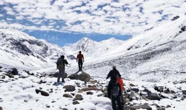 उत्तराखंड : वायु सेना का रेस्क्यू ऑपरेशन जारी, लमखागा पास में फंसे 17 ट्रेकर्स में से अब तक 11 की मौत