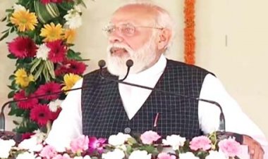 प्रधानमंत्री नरेंद्र मोदी का वाराणसी दौरा : वाराणसी में बोले पीएम-अब गरीब का बेटा भी बनेगा 'डॉक्टर', काशी को दी करोड़ों की सौगात