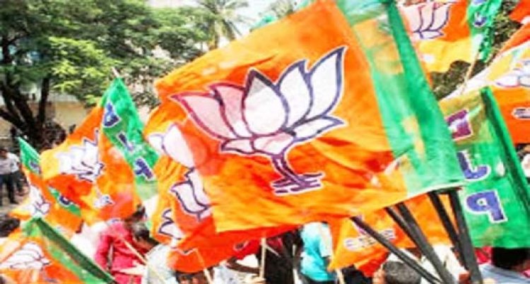 उत्तर प्रदेश चुनाव से पहले कांग्रेस और बसपा समेत कई दलों के नेता और पूर्व विधायक BJP में हुए शामिल