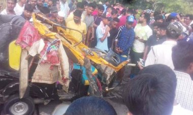 Accident in Assam : ऑटो रिक्शा और ट्रक की जोरदार टक्कर से दर्दनाक हादसा, छठ पूजा करके लौट रहे 10 की मौत