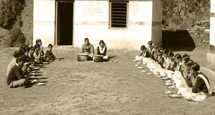 उत्तराखंड के चंपावत के एक सरकारी स्कूल में सवर्ण छात्रों ने दलित महिला के हाथों बना मिड डे मील खाने से किया इनकार, अभिभावकों ने की ये मांग
