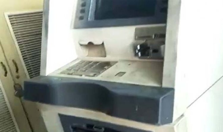ATM नहीं टूटा तो उखाड़ ले गए बदमाश, पुलिस चौकी से 400 मीटर दूर हुई वारदात, 8 लाख के नोट भरे हुए थे : आगरा