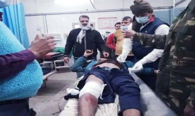 चंदौली में तेज रफ्तार ट्रक ने बाइक सवारों को मारी टक्कर, दो सगे भाइयों की मौत, एक घायल