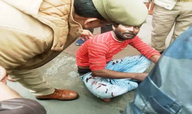 लखनऊ में बीजेपी दफ्तर के सामने काटी हाथ की नस : पुलिस ने उसको इलाज के लिए सिविल अस्पताल में भर्ती कराया