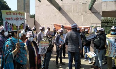 राज्य कर्मचारी संयुक्त परिषद ने निकाला मतदाता जागरूकता रैली  : लोहिया पार्क से 10 90 चौराहे तक निकाली गई रैली , राष्ट्रगान एवं मतदाता शपथ के साथ रैली का हुआ समापन