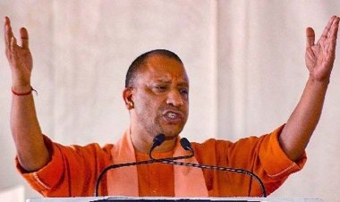 अब बुलडोजर में एक मशीन भी फिट है, जो माफियाओं को खोज लेती हैः योगी