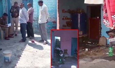 आगरा में बेटे सहित  खुद को लगाई आग : पड़ोसियों ने कमरे का दरवाजा तोड़कर बाहर निकाला, दोनों की हालत गम्भीर