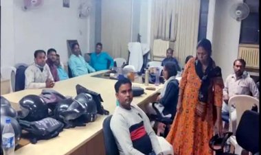 कानपुर में जमाकर्ताओं का भुगतान नहीं होने से परेशान एजेंटों ने कर्मचारी-अधिकारियों सहित खुद को ऑफिस में किया कैद