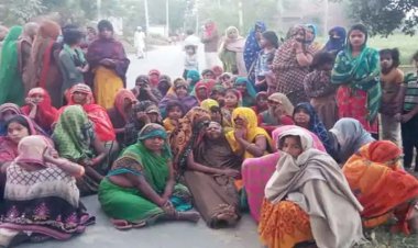 इटावा में पेड़ से झूलता मिला युवक का शव : परिजनों ने हत्या का लगाया आरोप, बीती रात पिता के साथ बैठकर खाया था खाना