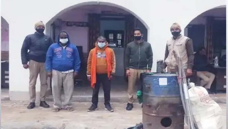 अयोध्या में आबकारी विभाग  ने 31 लाख कीमत की शराब बरामद, 44 लोग गिरफ्तार, 190 के खिलाफ मुकदमा दर्ज
