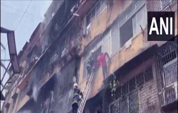 मुंबई के विट्ठल निवास में लगी आग : मौके पर पहुंची फायर ब्रिगेड की टीम, घटना में किसी के हताहत होने की सूचना नहीं