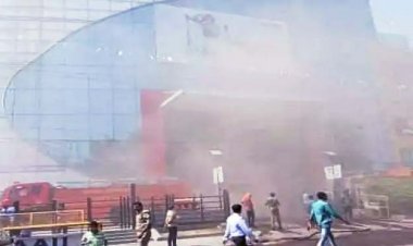 कानपुर के रेव मोती मॉल में लगी भीषण आग, संडे के चलते भारी भीड़ थी; सैकड़ों लोगों ने भागकर जान बचाई