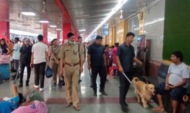 सोमवती अमावस्या स्नान को लेकर हरिद्वार में जीआरपी व आरपीएफ ने डॉग स्क्वायड व बम निरोधक दस्ते के साथ रेलवे स्टेशन पर चेकिंग अभियान चलाया