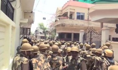 Prayagraj Violence :  मास्टरमाइंड जावेद के घर पर चला बुलडोजर, भारी संख्या में पुलिस तैनात
