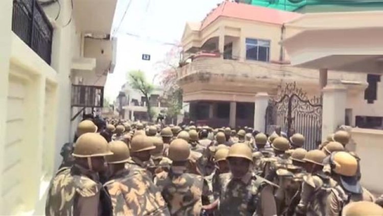 Prayagraj Violence :  मास्टरमाइंड जावेद के घर पर चला बुलडोजर, भारी संख्या में पुलिस तैनात