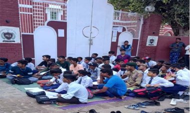 लखनऊ में 139 साल पुराने सेंटीनियल कॉलेज पर माफिया का कब्जा, सड़क पर लगी क्लास