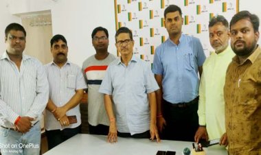 जिलाध्यक्ष नीरज शर्मा : आप भी अधिकार सेना के साथ जुड़िये अधिकार सेना प्रतिभावान, ईमानदार, कर्मठ, कार्यकर्ताओं की क्षमता का आकंलन कर उनको ससम्मान जिम्मेदारी देगी