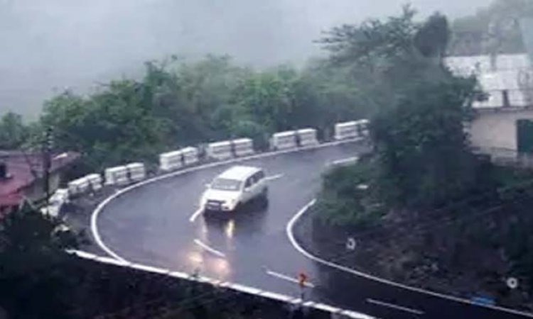 मसूरी में झमाझम बारिश, छह जिलों में येलो अलर्ट जारी, गंगोत्री हाईवे समेत 193 सड़कें बंद