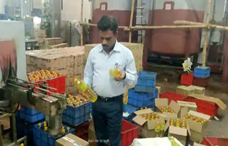 लखनऊ की 9 दुकानों में ब्रांड पैकिंग में बिक रहा मिलावटी तेल, आटा : FSDA ने लगाया 6 लाख रुपए जुर्माना
