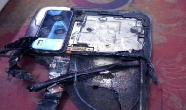 मैनपुरी में बात करते समय धमाके के साथ युवक के हाथ में फटा मोबाइल, बाल-बाल बचा युवक, बरतें ये सावधानी