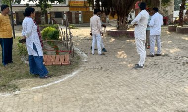 सांसद कौशल किशोर के द्वारा कल घोषित की गई रीमा वर्मा नशा मुक्त मार्ग बनाने हेतु सड़क की नाप  ली गईं