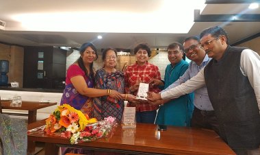 काव्य संग्रह एक और मीरा का विमोचन