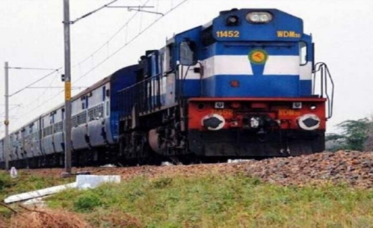 लखनऊ-बाराबंकी सेक्शन पर मल्हौर यार्ड की रीमाडलिंग और ट्रैक दोहरीकरण के चलते 3 मार्च तक साबरमती एक्सप्रेस समेत 8 ट्रेनें रद