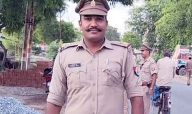 वाराणसी में एंटी करप्शन की टीम ने जंसा थाने के दरोगा को एक लाख रुपये घूस लेते रंगे हाथ गिरफ्तार किया