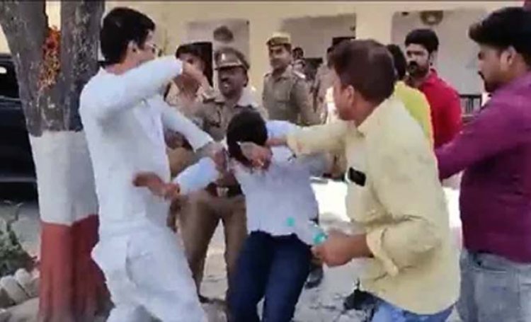 अमेठी में सपा विधायक राकेश प्रताप सिंह की दबंगई, थाने के भीतर ही BJP प्रत्याशी के पति को जमकर लात-घूंसों से पीटा