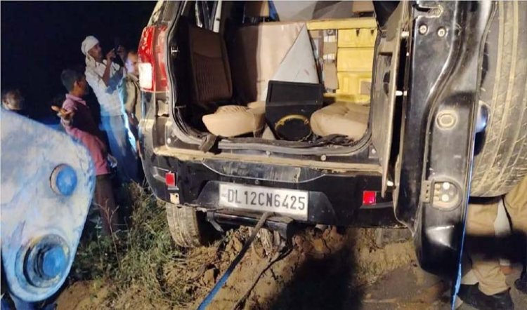 हरदोई में अनियंत्रित कार पेड़ से टकराने से हुआ भीषण हादसा : एक ही परिवार के पांच लोगों की मौत; गाड़ी के उड़े परखच्चे