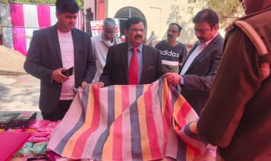 मथुरा जेल के बंदियों के निर्मित उत्पादों की हुई सराहना