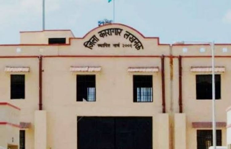 एक अधीक्षक, दो प्रभार, फिर भी धन पाने को बेकरार!