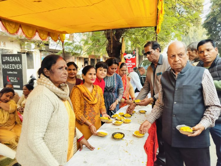 राजाजीपुरम साईं मंदिर पर हुआ विशाल भंडारा