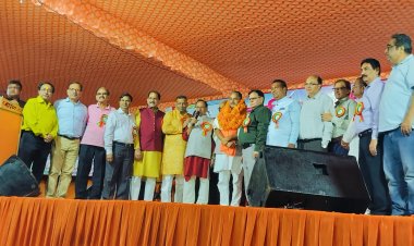 आशियाना में धूमधाम से मनाया गया होली मिलन समारोह