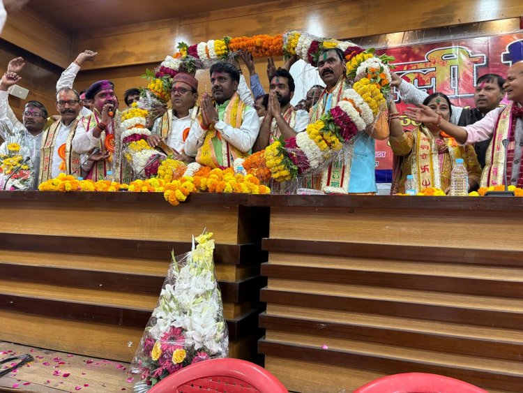 उत्तर प्रदेश राज्य कर्मचारी महासंघ द्वारा होली मिलन समारोह का भव्य आयोजन